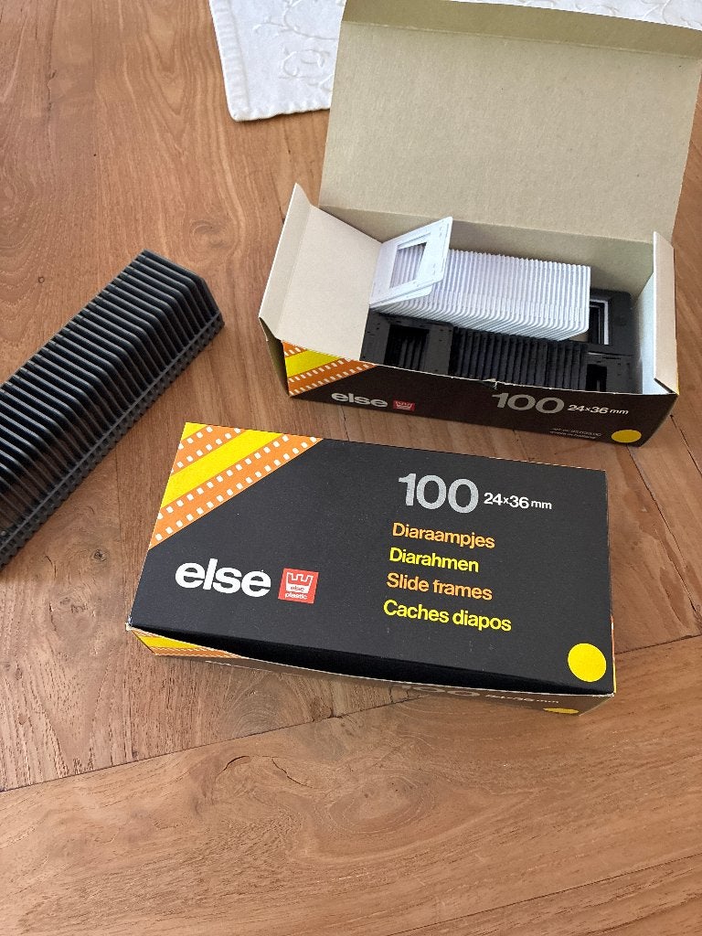diaraampjes en extra lader, Audio, Tv en Foto, Diaprojectoren, Ophalen, Zo goed als nieuw