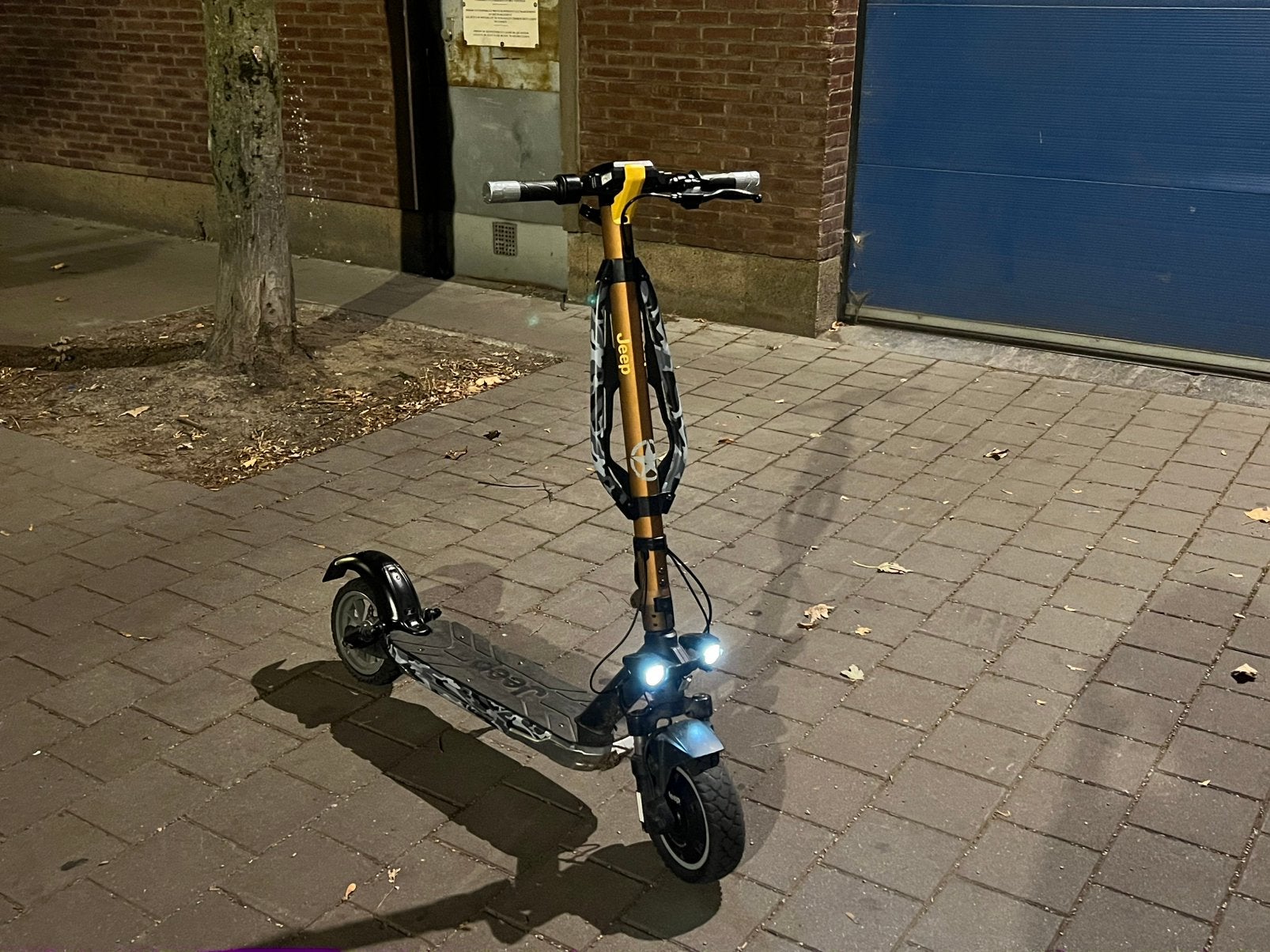 Trottinette electrique(jeep), Ophalen, Gebruikt