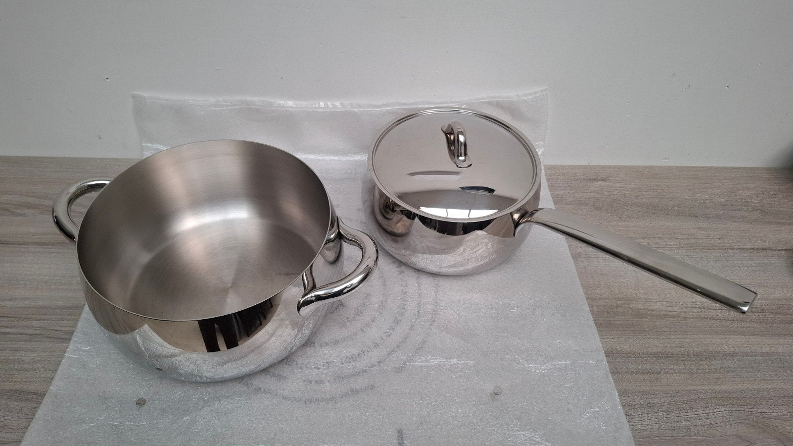 Twee Alessi pannen in zeer goede staat, Huis en Inrichting, Ophalen of Verzenden