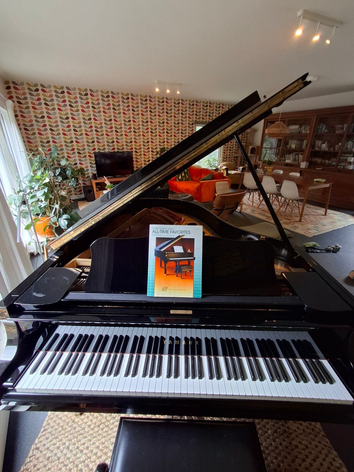 Yamaha C3, Brillant, Comme neuf, Enlèvement, À queue