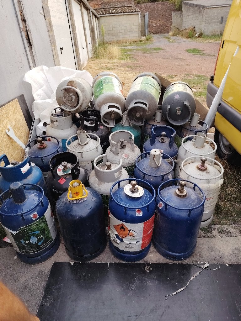 Lege gasbom, Elektronische apparatuur, Fornuizen, Ophalen, Zo goed als nieuw