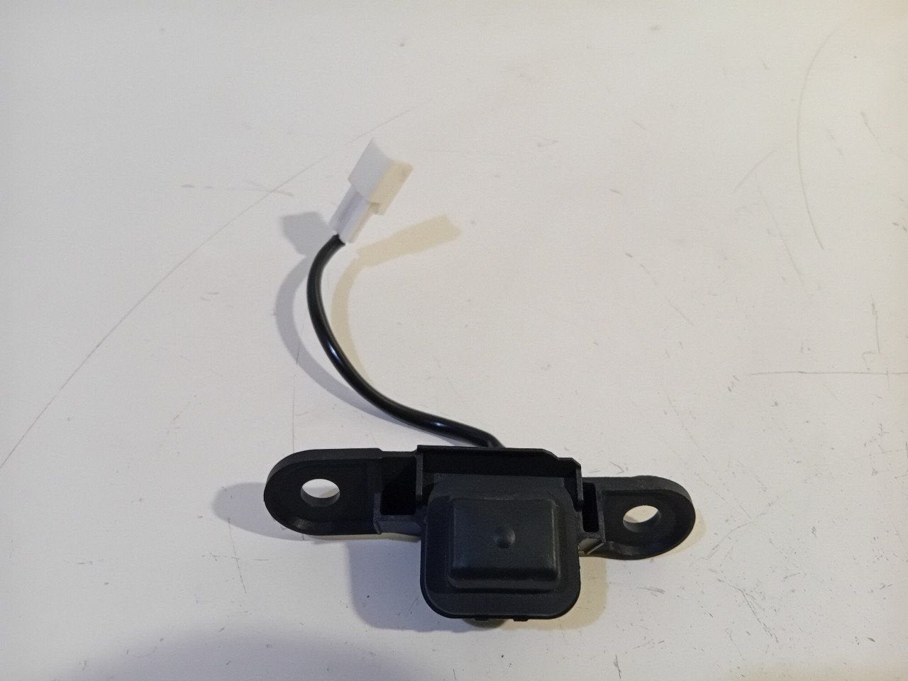 Achterklep ontgrendeling Lexus ES, Auto-onderdelen, Carrosserie, Lexus, Gebruikt, Herkomst onderdeel bekend, 12 maanden garantie