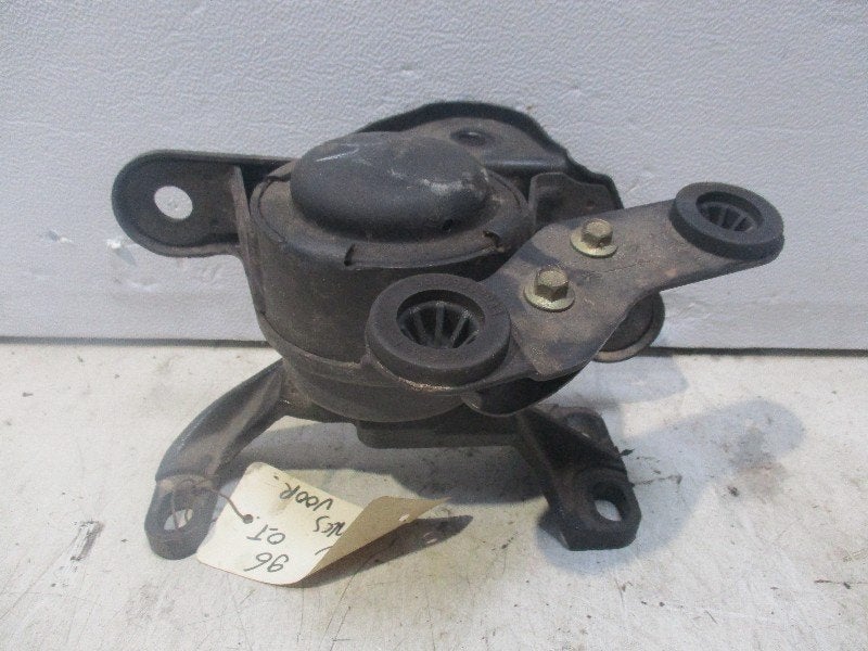 MOTORSTEUN LINKS Ford Mondeo I (01-1993/08-1996), Gebruikt, Henry-Ford-Straße  1
50735  Köln, DE, Ford-Werke GmbH, Kunden@ford.com
