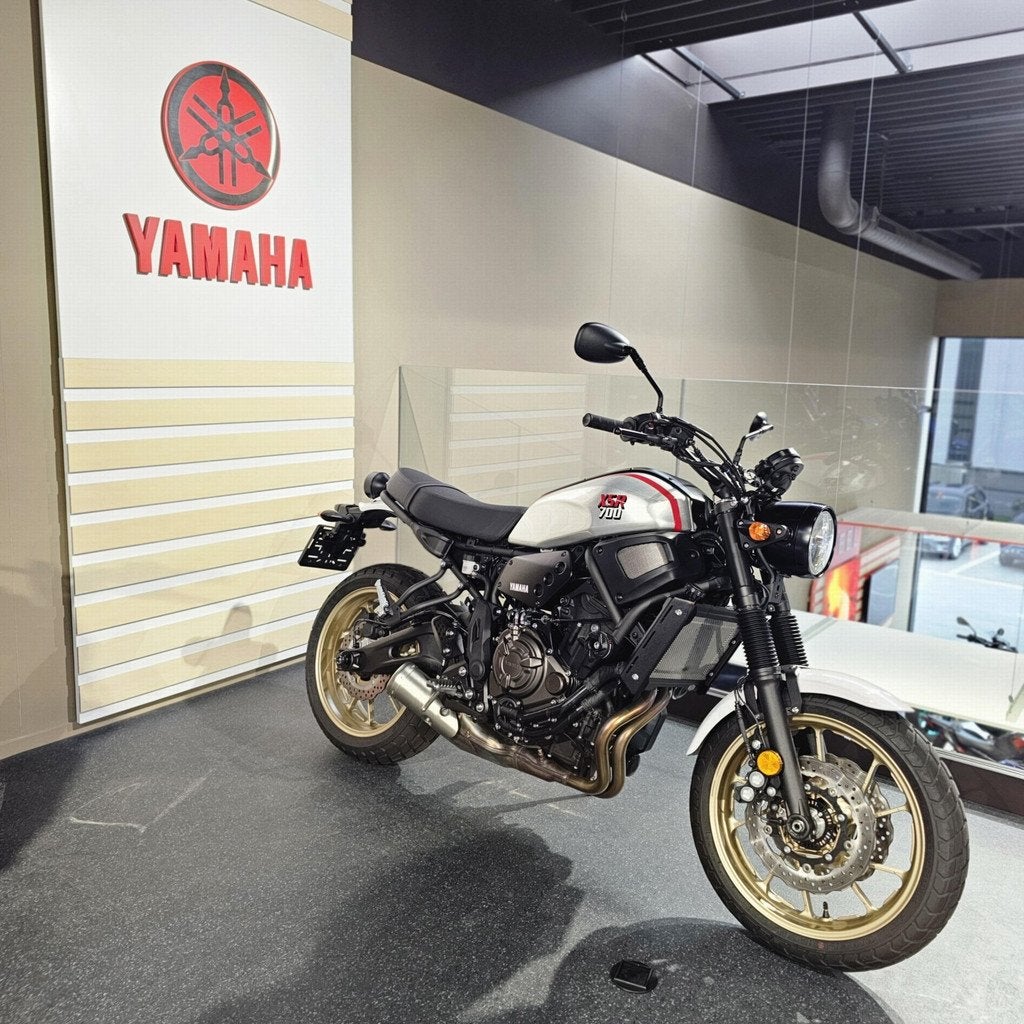 Yamaha XSR 700 Xtribute (bj 2022), 700 cc, Klantenservice@yamaha-motor.nl, Overig, Koolhovenlaan 101
1119 NC  Schiphol-Rijk, NL