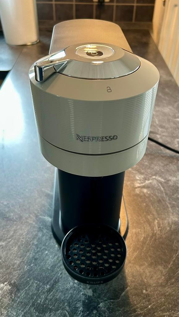 Nespresso machine Krups zwart, Electroménager, Réservoir d'eau amovible, Dosettes et capsules de café, 1 tasse, Comme neuf
