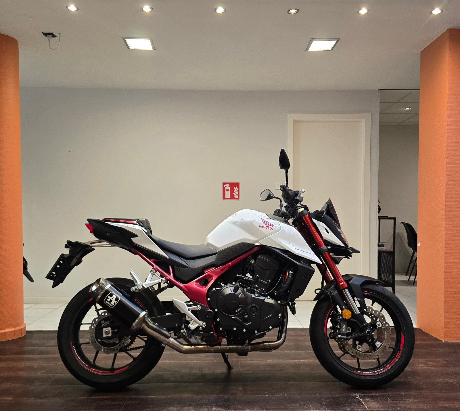Honda Hornet 750**2023**4.971km**Garantie, 750 cc, Bedrijf, ABS