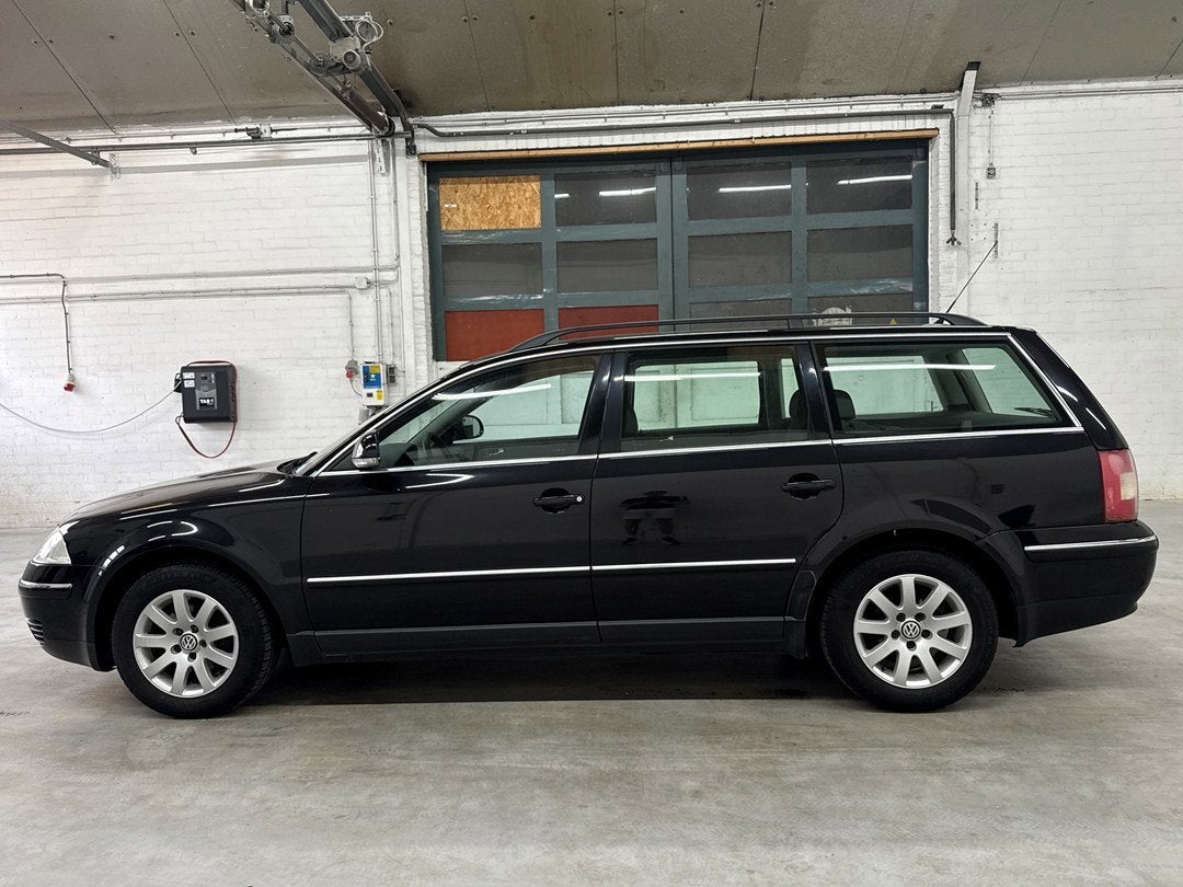 Volkswagen Passat Variant 2.0-20V Athene | Airco | Trekhaak, Voorwielaandrijving, 4 cilinders, 1984 cc, Zwart