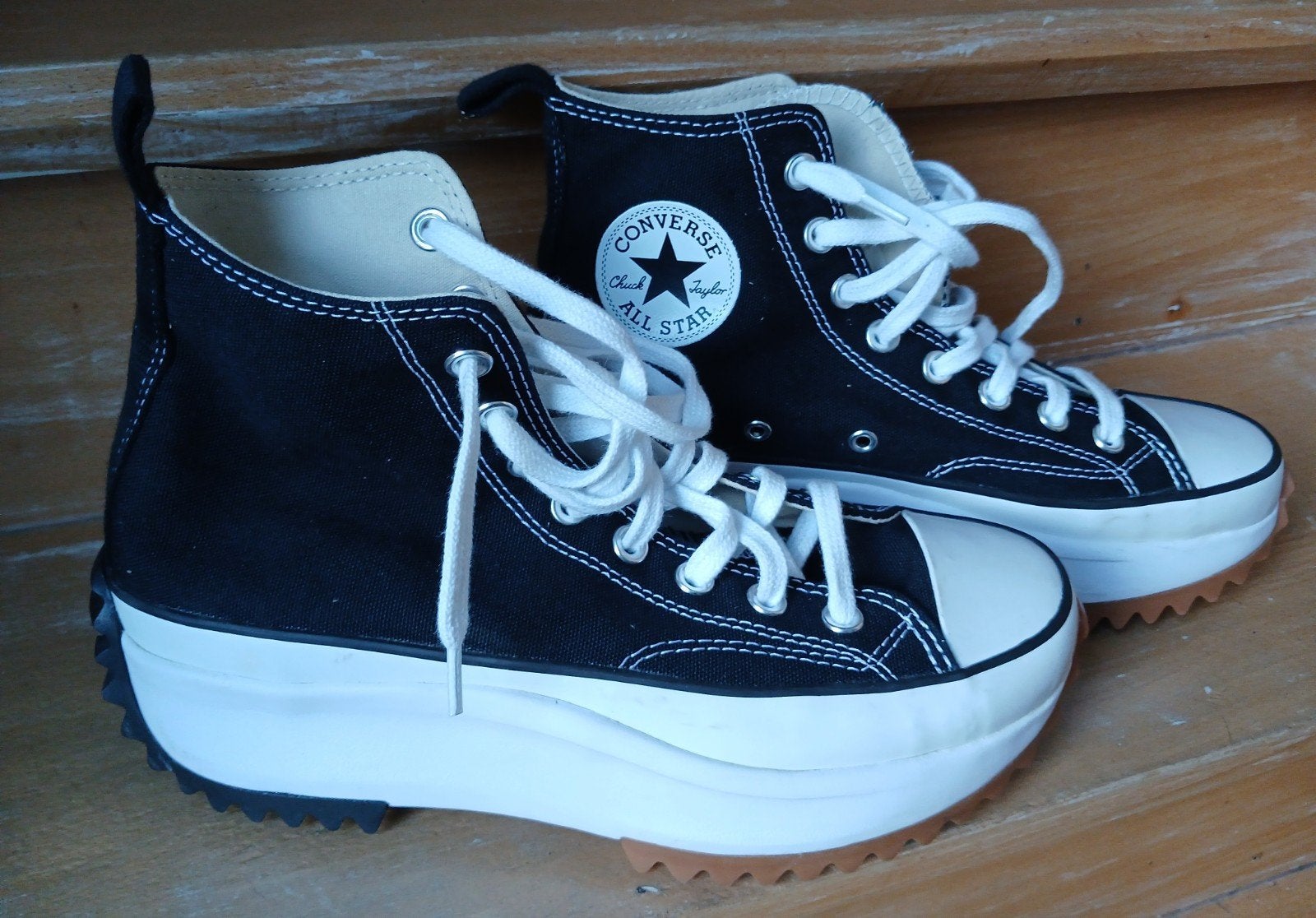 Converse Run Star Hike High Black/White/Gum – Maat 40 (Slech, Enlèvement