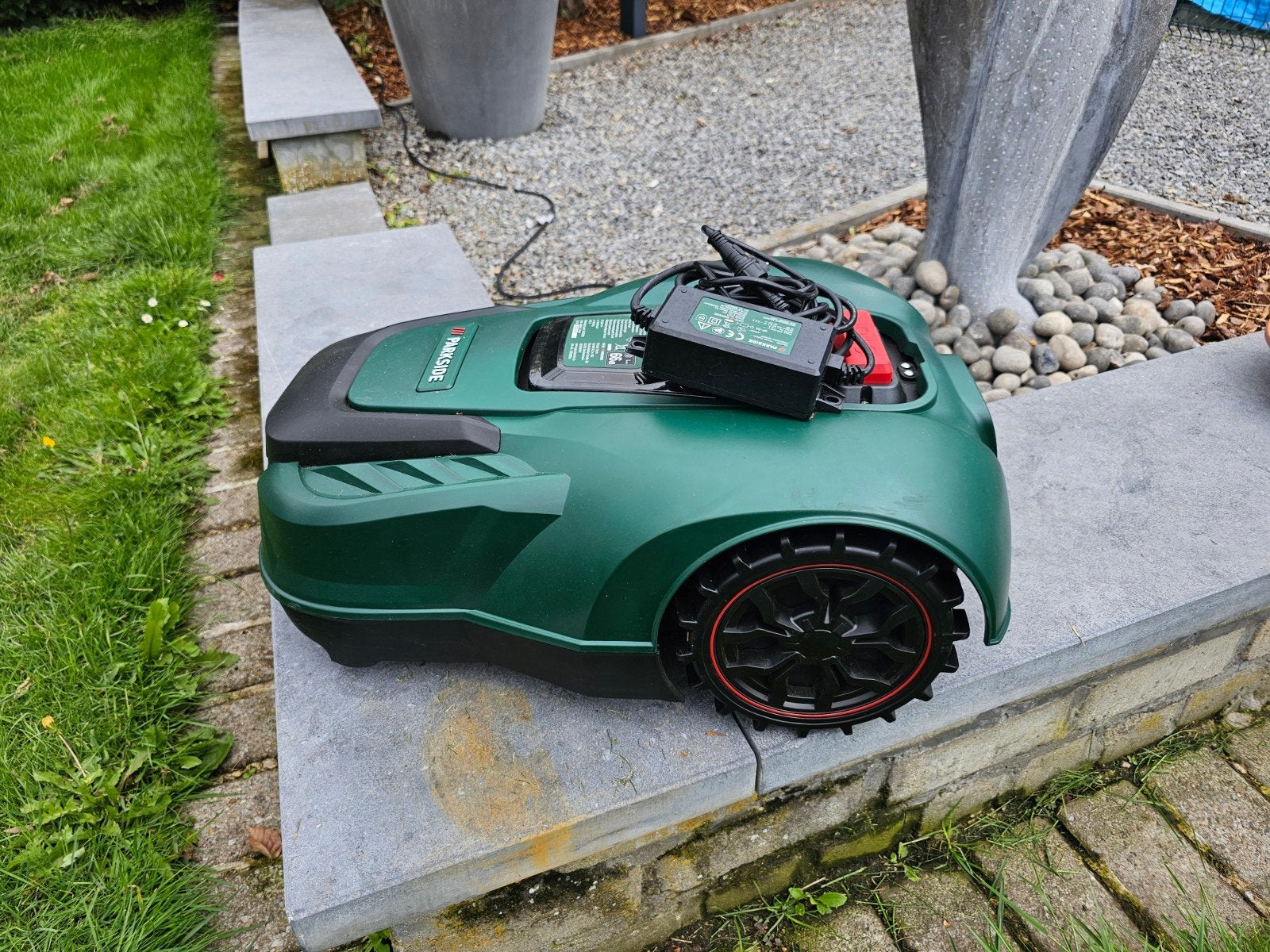 Grasrobot 1000m² + garantie, Ophalen