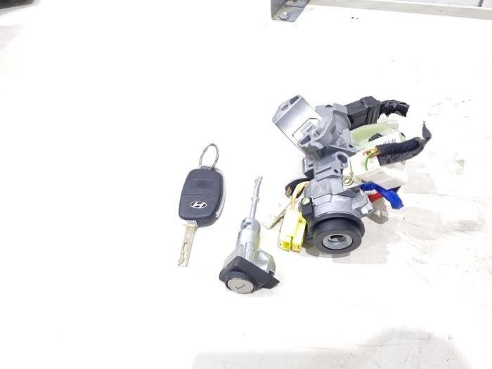 Kit serrure cylindre (complet) d'un Hyundai Bayon, -, 3 mois de garantie, Utilisé, Hyundai