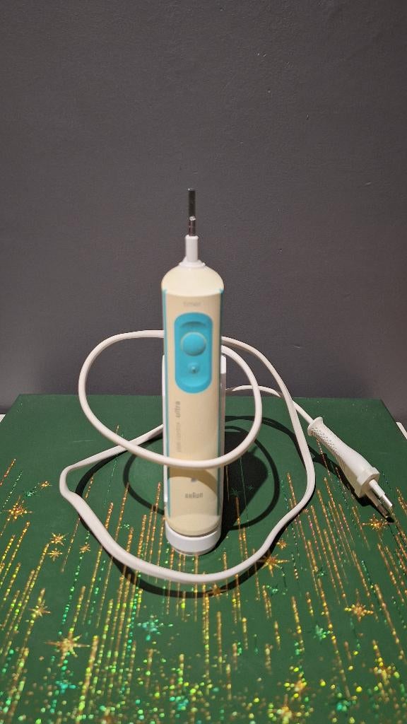 Brosse à dents électrique Braun, Handtassen en Accessoires, Uiterlijk | Mondverzorging, Ophalen, Gebruikt, Tandenborstel