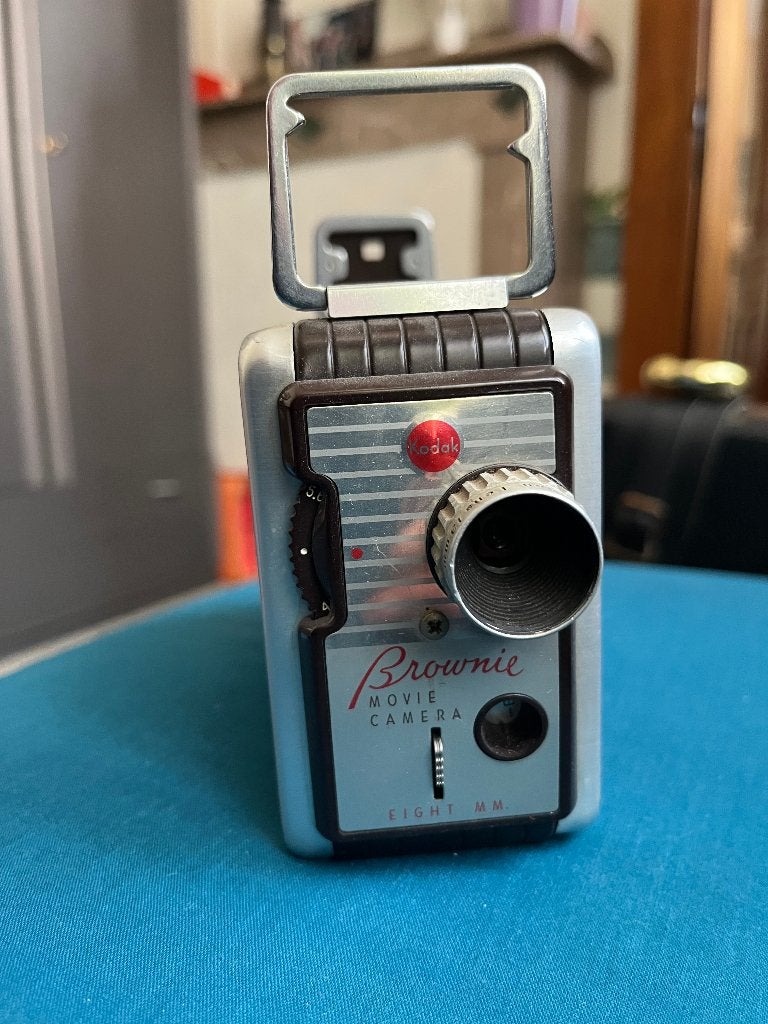 Camera film 8mm vintage brownie, Verzamelen, Ophalen, 1940 tot 1960, Filmcamera