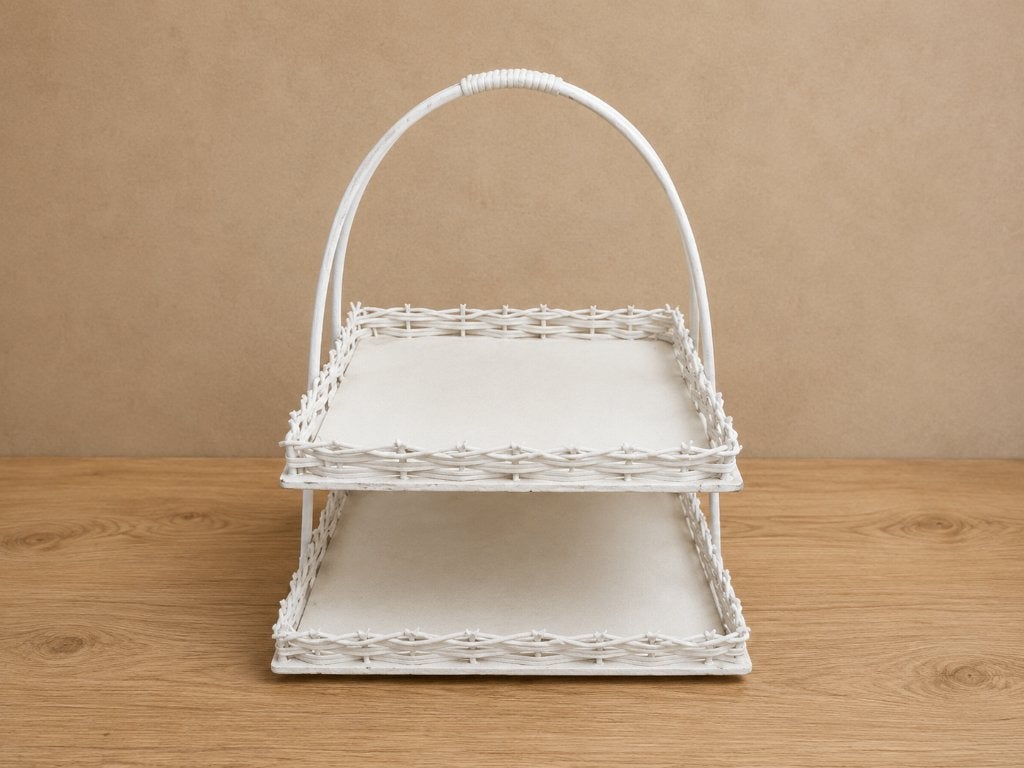 Witte rieten etagère / suikerbonenmand met 2 lagen, Ophalen, Gebruikt, Feestartikel