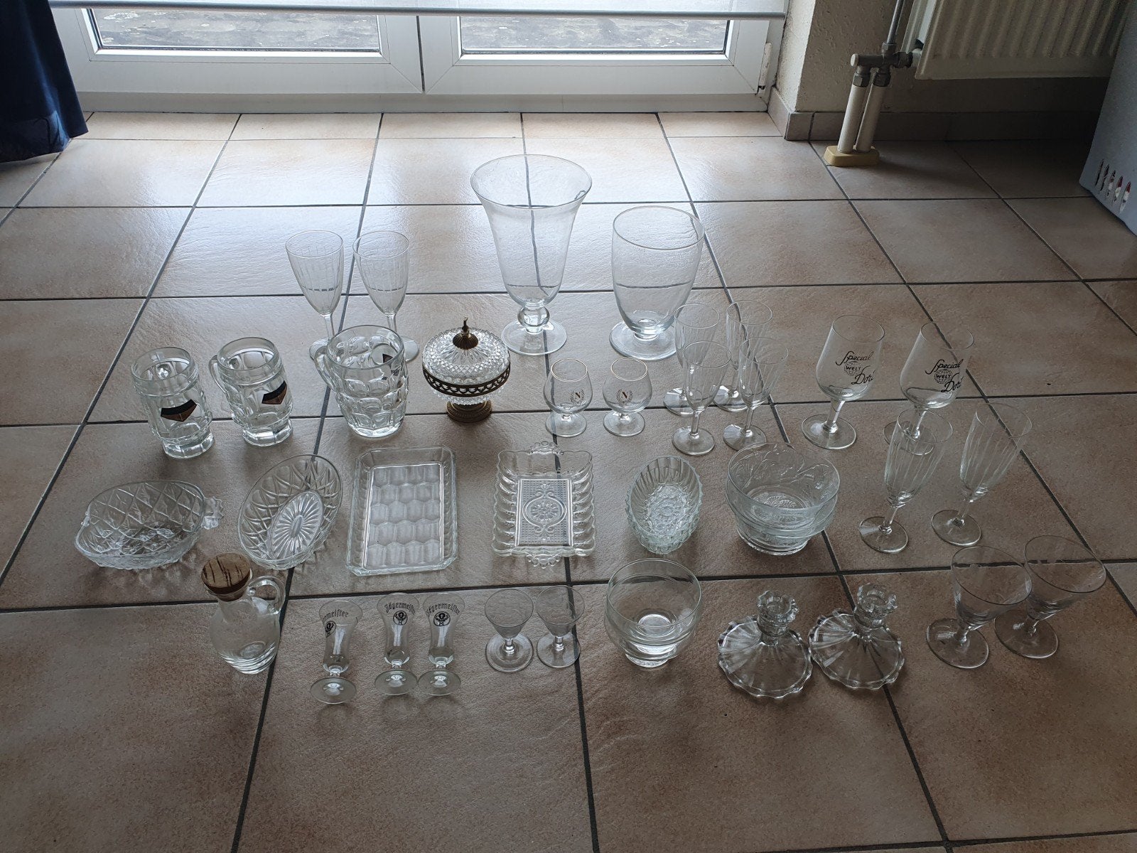 gratuitement toutes sortes de vases, plats, bougeoirs, verre, Enlèvement