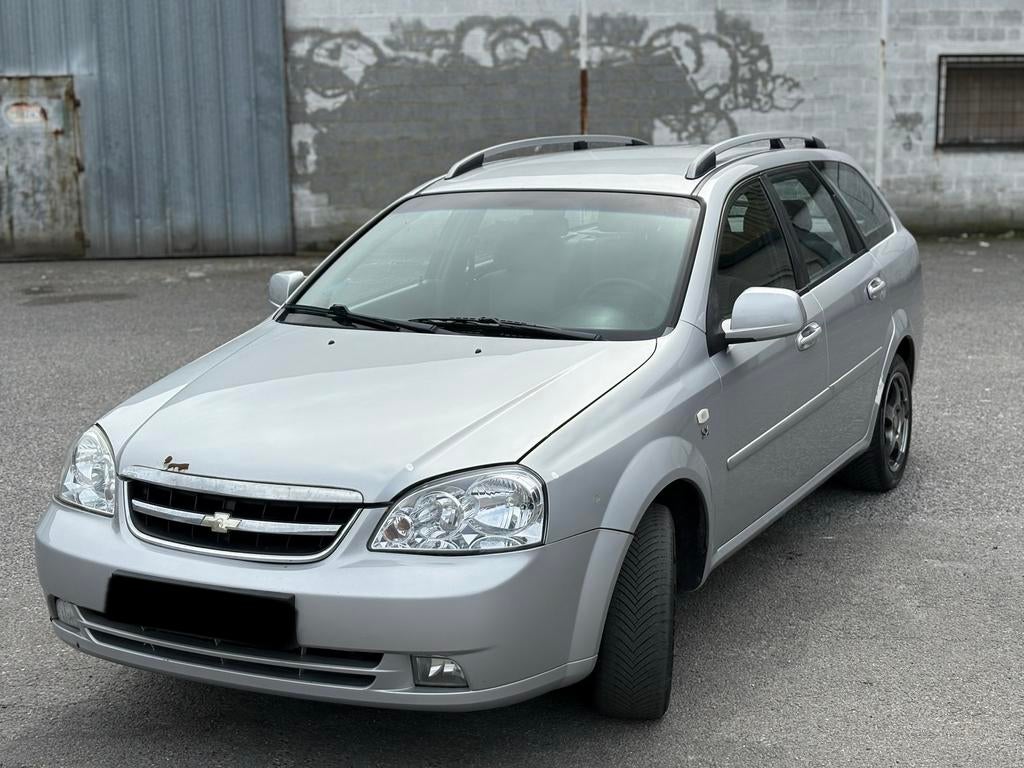 Je vend ma Chevrolet Nubira annee 2010 230,000km 2.0L diesel, Autos, Chevrolet, Argent ou Gris, Achat, Boîte manuelle, 5 portes