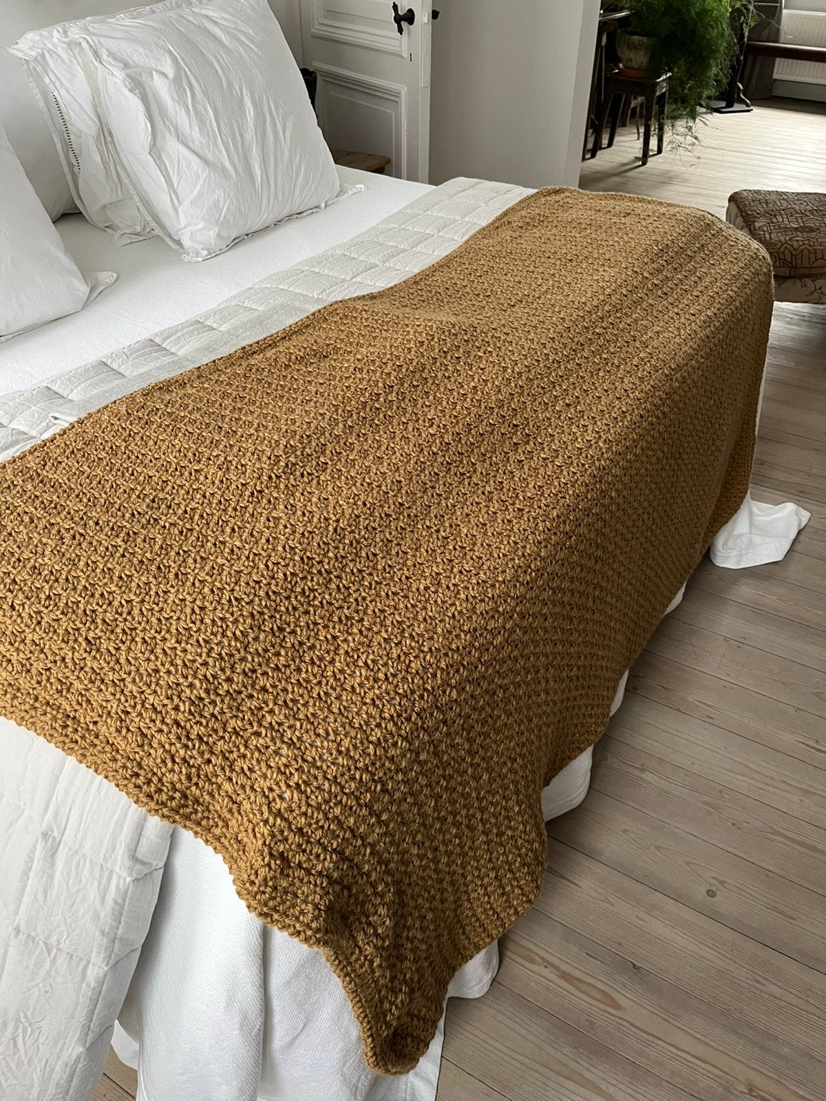 NIEUW DEKEN IN MERINOWOL PLAID SPREI WOONDEKEN, Nieuw, Ophalen of Verzenden, Plaid, Bruin