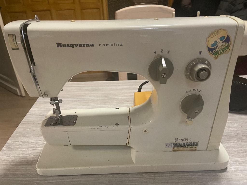 Husqvarna Combina Naaimachine goede staat, Ophalen, Gebruikt, Naaimachine, Husqvarna