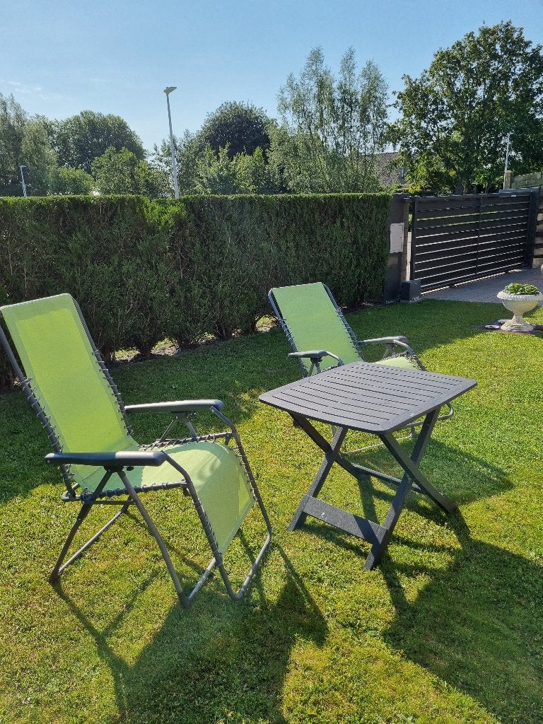 Stoel en tafel, Ophalen, Zo goed als nieuw, Stoel(en)