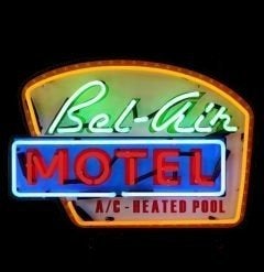 Bel Air motel neon & veel andere USA decoratie neons mancave, Ophalen of Verzenden, Nieuw, Lichtbak of (neon) lamp