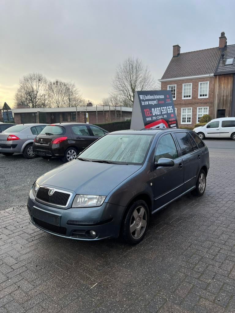 Skoda Fabia 1.4 benzine Automaat Motor defect!, Auto's, Automaat, 4 cilinders, 0 kg, Bedrijf