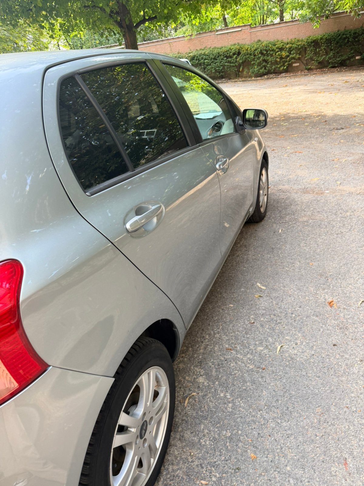 Toyota yaris 2006 couleurs gris, Auto's, Voorwielaandrijving, USB, Overige bekleding, 5 deurs