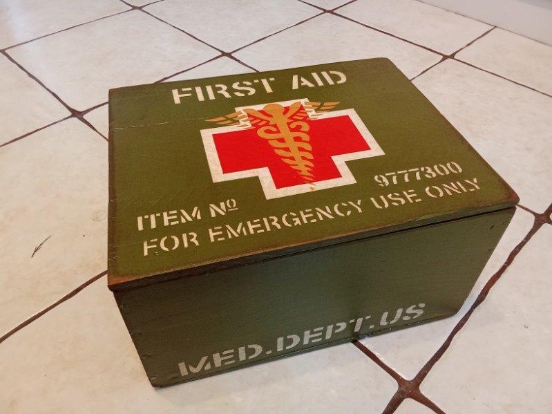 Caisse style US WW2 : FIRST AID MEDIC, Collections, Enlèvement ou Envoi