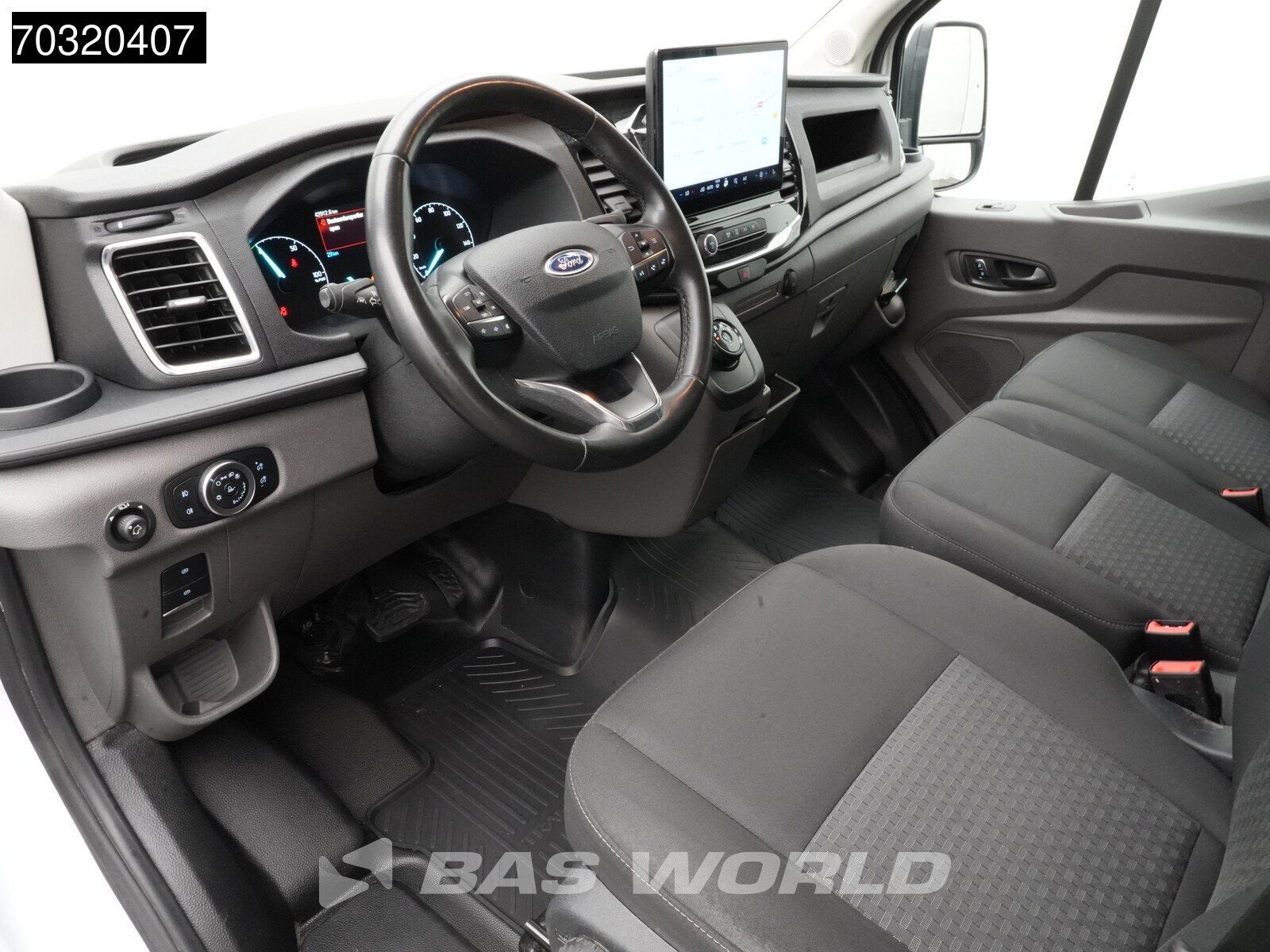 Ford e-Transit 184pk Elektrisch 68kWh 317km WLTP L2H3 Hoog D, Auto's, Bestelwagens en Lichte vracht, Automaat, Gebruikt, Parkeersensor