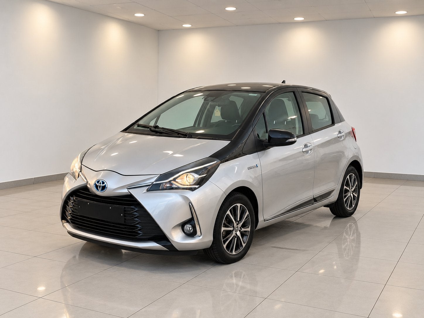 Toyota Yaris Hybride 1.5 VVT-i *Y20 Edition* Navi*Camera*, Auto's, Stof, 4 cilinders, 5 zetels, Bluetooth