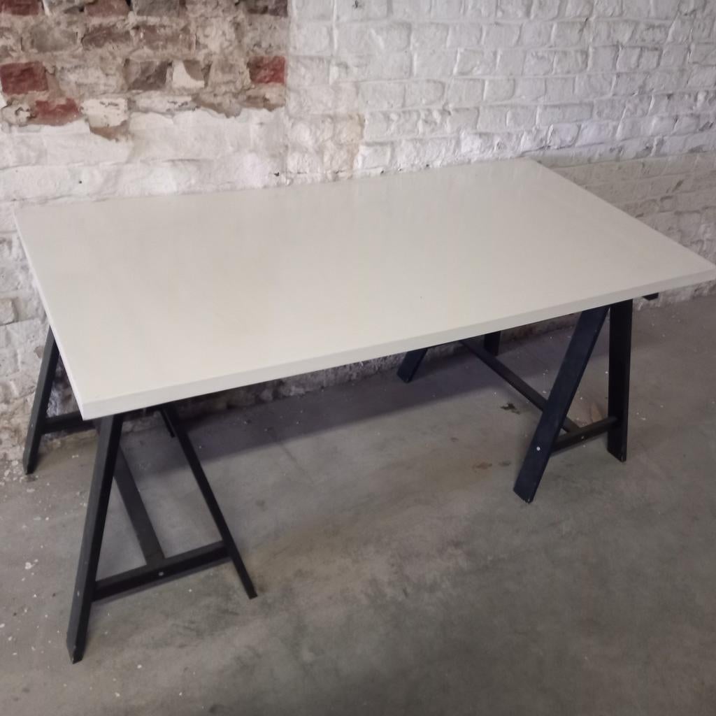 Plateau de table et 2 tréteaux, Bricolage & Construction, Tables à dessin, Enlèvement