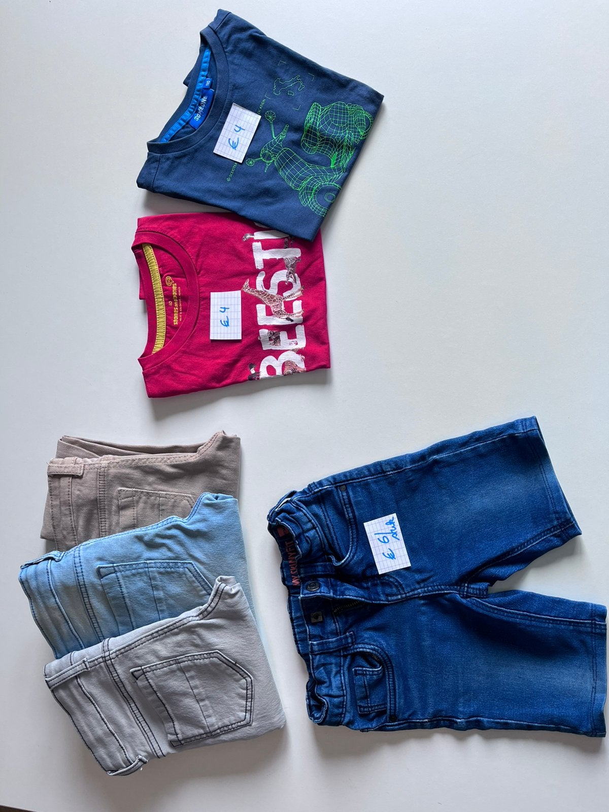 Pakket jeans, short en T-shirt maat 110 (per stuk/pakket), Ophalen, Zo goed als nieuw, Maat 110