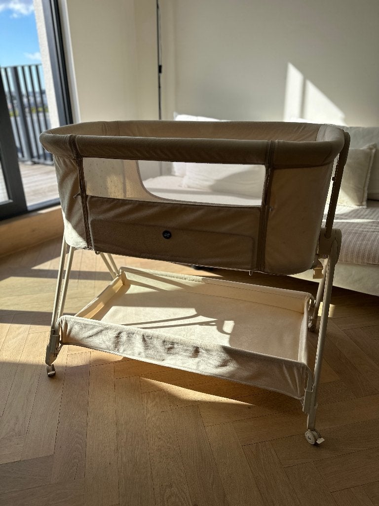 Co-sleeper CLAIRE puck - crème, Kinderen en Baby's, Kinderkamer | Bedden, Ophalen, Zo goed als nieuw, Minder dan 140 cm, Matras