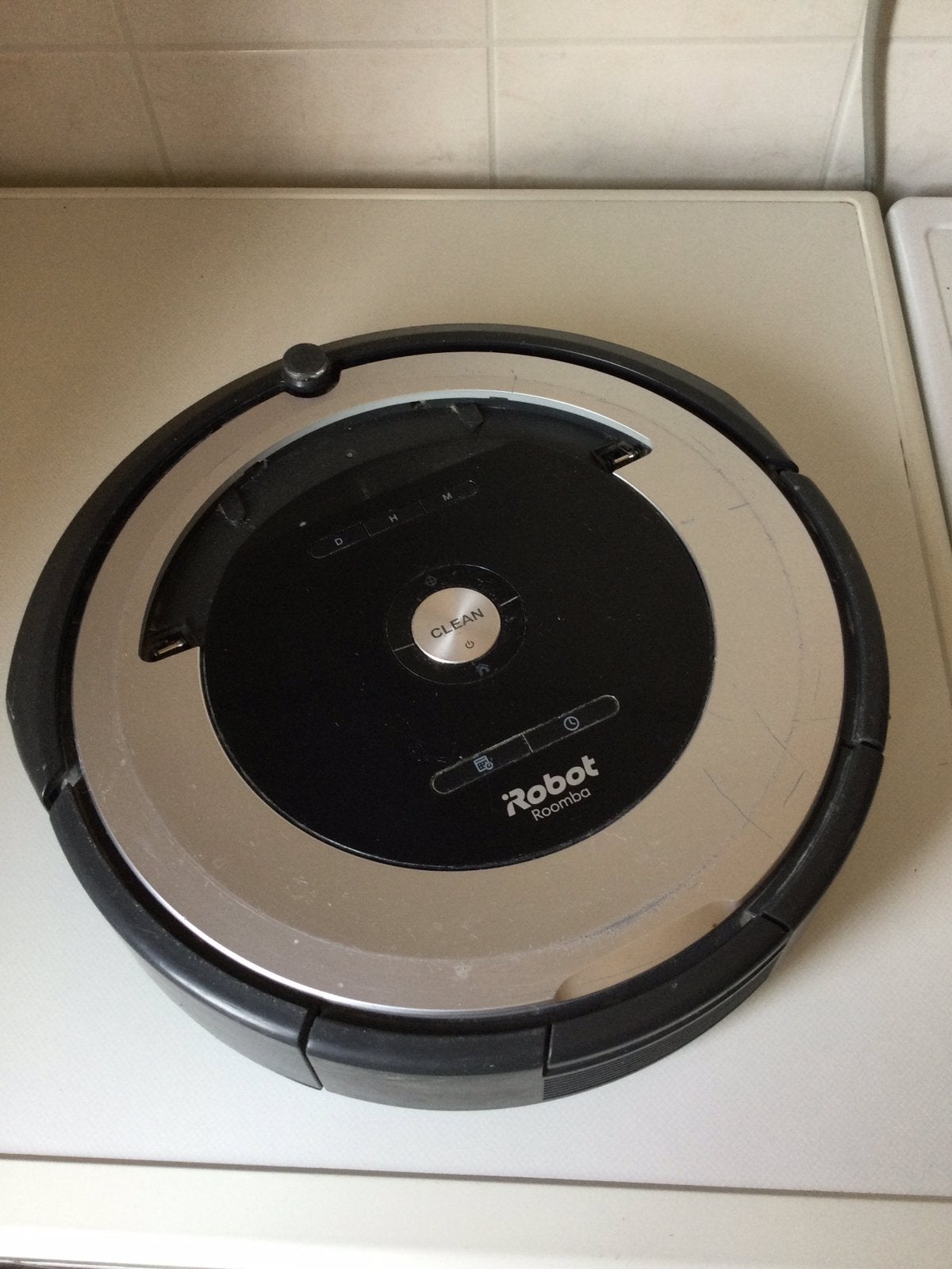 Robot Roomba - stofzuiger - gebruikte, maar werkende staat, Ophalen of Verzenden