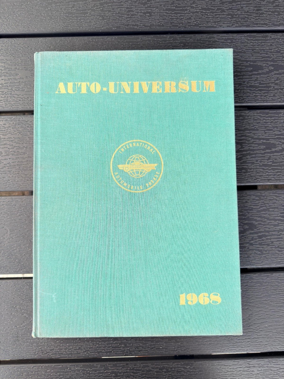 Auto-Universum 1968 boek - Automobile Collection Directory, Boeken, Ophalen of Verzenden, Algemeen