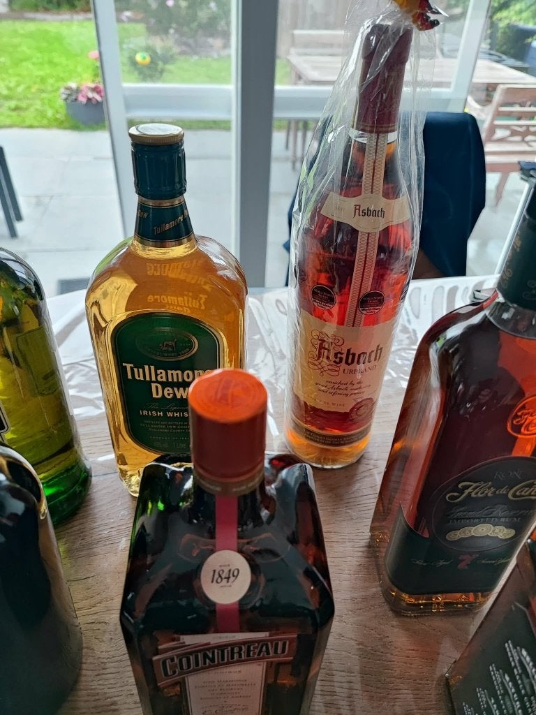 verzameling flessen whisky, cognac, gin etc, Verzamelen, Ophalen, Zo goed als nieuw, Vol