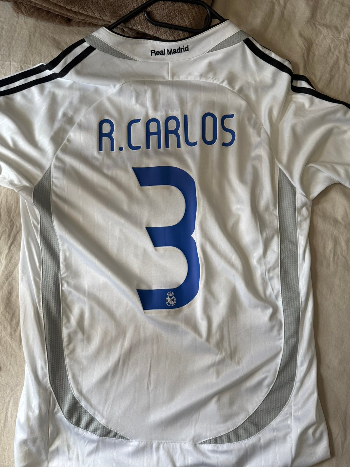 Vareuse real madrid, Vêtements | Femmes, T-shirts, Enlèvement, Comme neuf