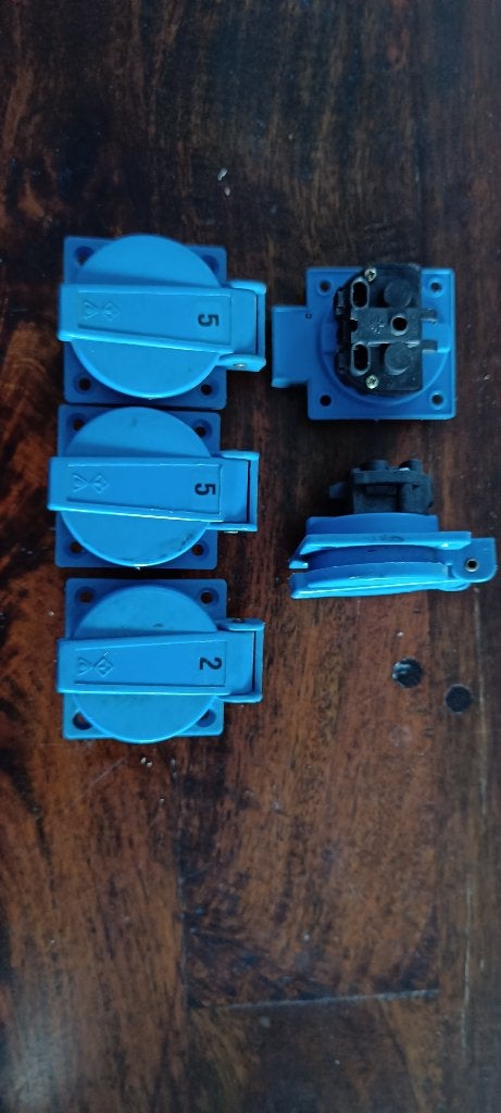 inbouw stopcontact met aarde 5 stuks, Ophalen, Gebruikt, Stopcontact