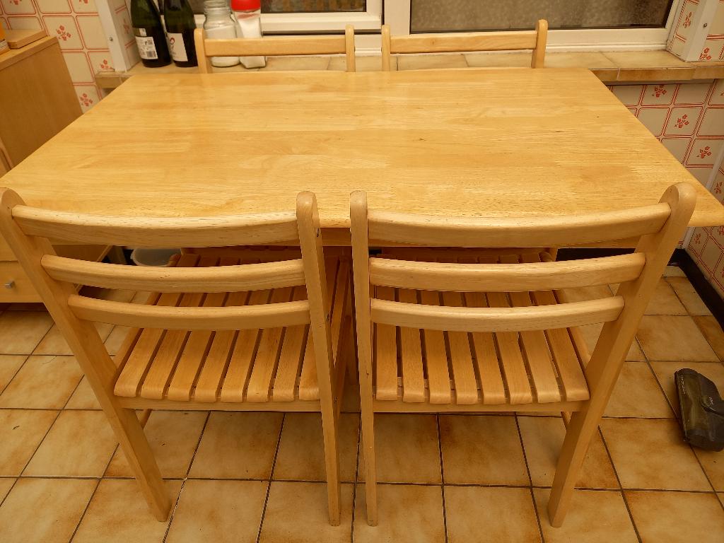 Tafel en 4 stoelen, Huis en Inrichting, Tafels | Eettafels, Ophalen, Gebruikt, 100 tot 150 cm, 50 tot 100 cm