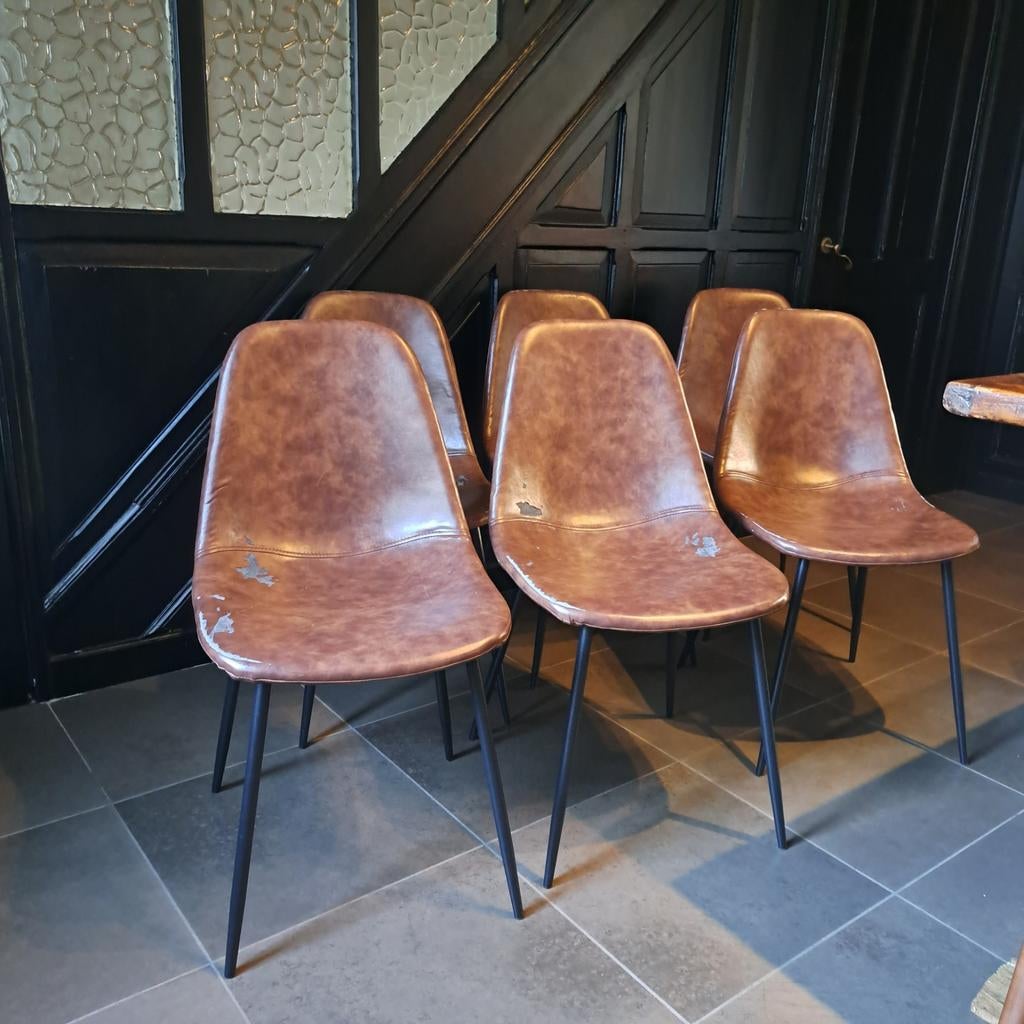 Zes stoelen in bruin imitatieleder, gebruikte staat, Huis en Inrichting, Stoelen, Ophalen, Bruin