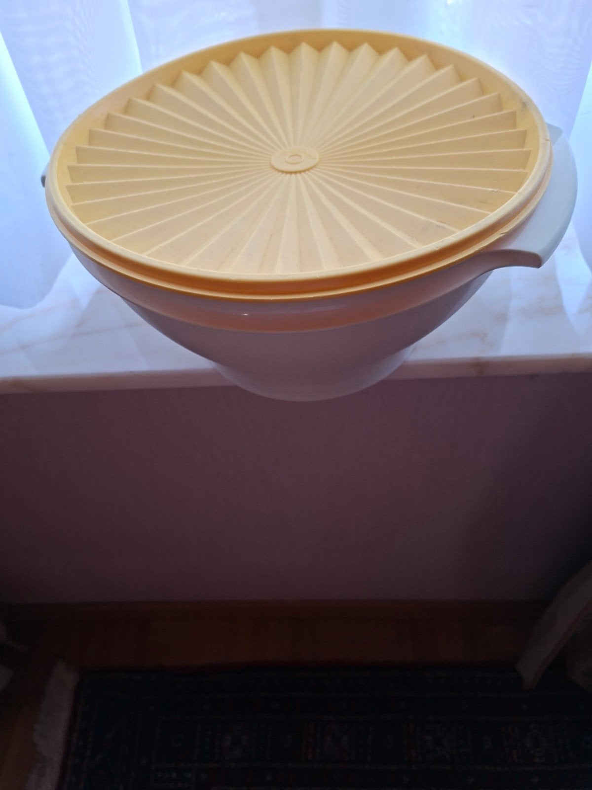 grote kom van tupperware met zonnedeksel, Maison & Meubles, Cuisine| Tupperware, Enlèvement