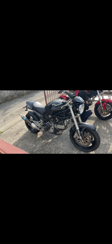 Ducati Monster 900cc Dark i.e., Particulier