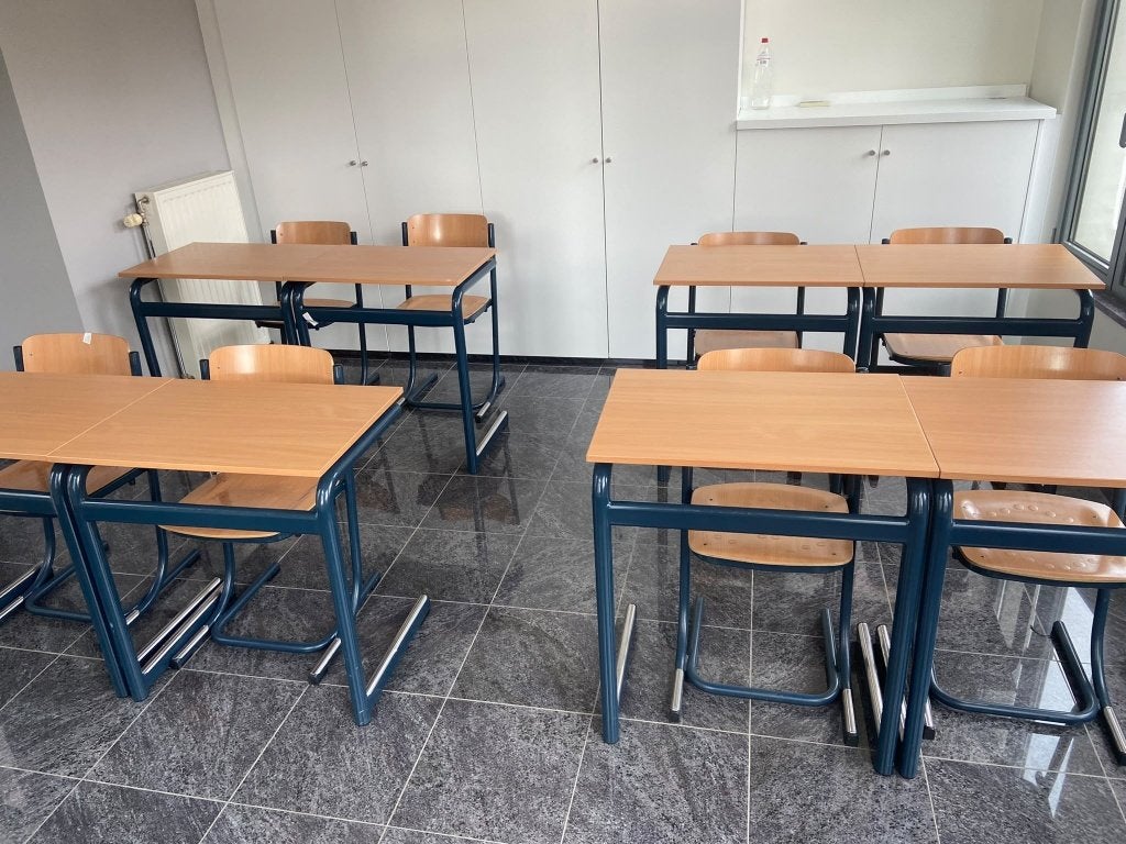 Schoolbanken, Enlèvement, Utilisé, Table