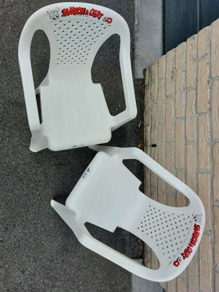 Twee witte tuin kinderstoeltjes Samson  2 € voor de twee, Enlèvement, Comme neuf