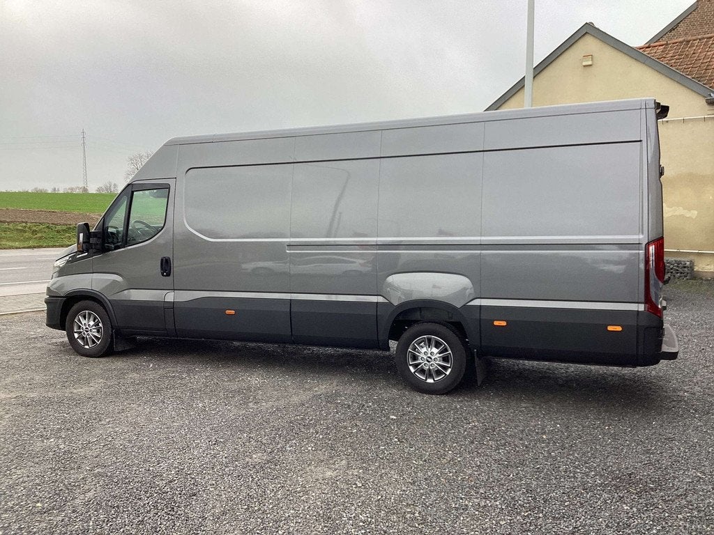 Iveco Daily l4h2 30hdi 180pk automaat 2023 10km full/option, Auto's, Automaat, Stof, 4 cilinders, Bedrijf