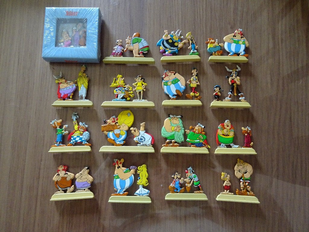 16 Figurines plates en métal - Editions Atlas - Astérix, Collections, Enlèvement ou Envoi, Astérix et Obélix, Comme neuf, Statue ou Figurine