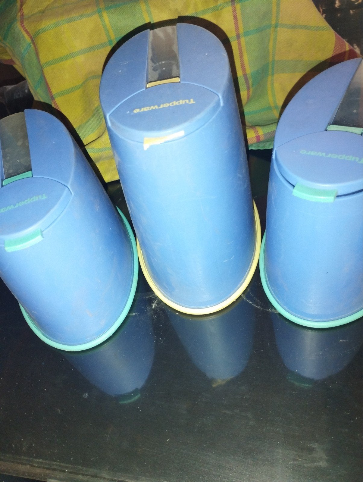 trio tupperware ruimtespaarders, Enlèvement