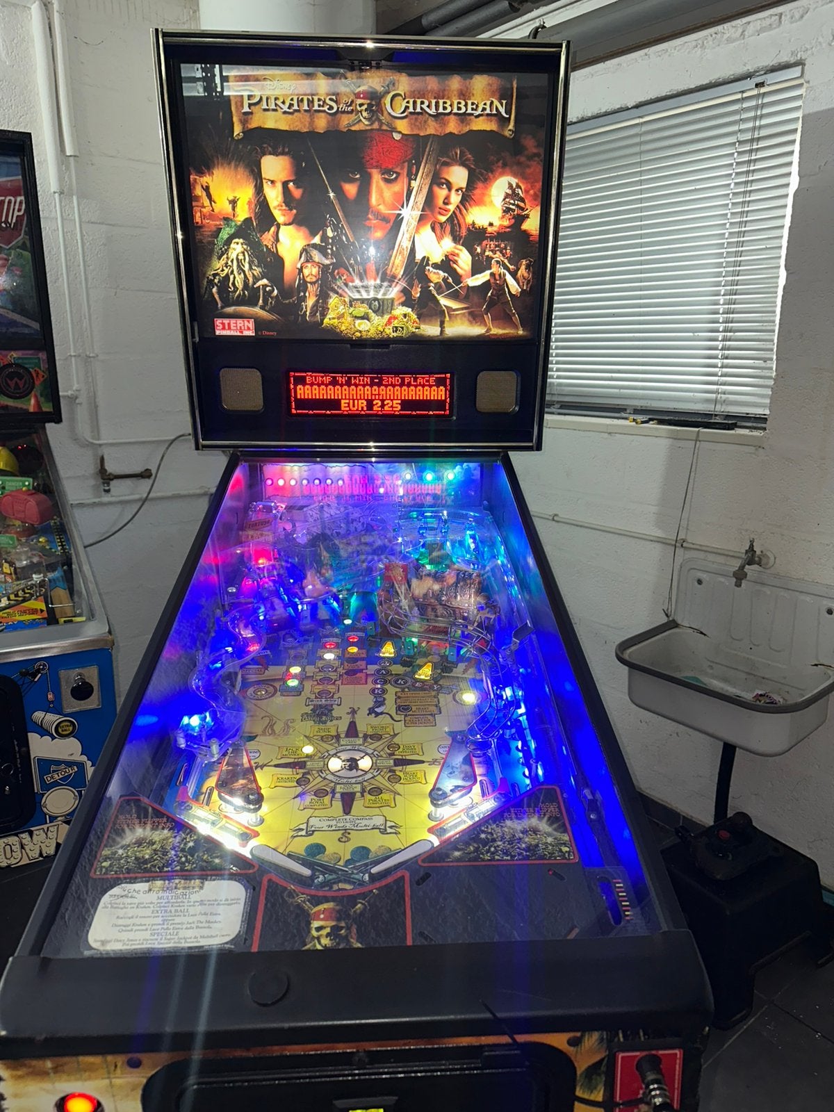 Flipper Pirates des Caraïbes Stern, Comme neuf, Enlèvement, Imprimante matricielle, Flipper (jeu)
