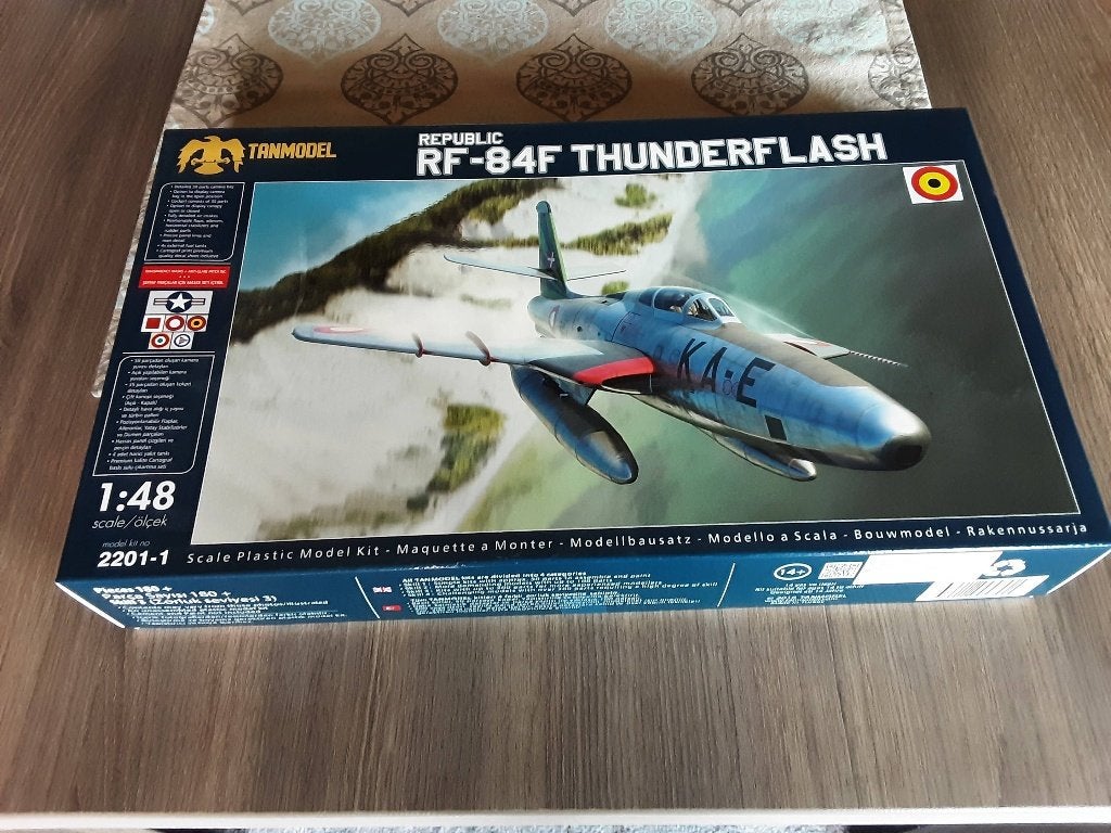 TRES RARE RF 84 F  THUNDERFLASH 1/48 Etat neuf, Enlèvement, Neuf