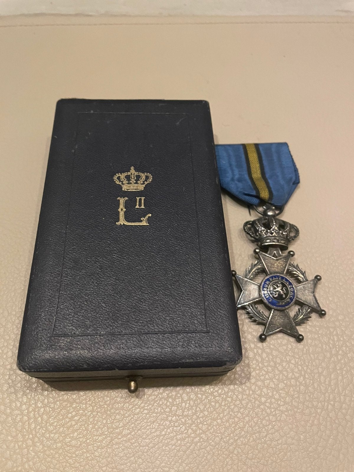 Médaille rayée dorée de l'Ancien Ordre Léopold II de WOI, Collections, Enlèvement ou Envoi