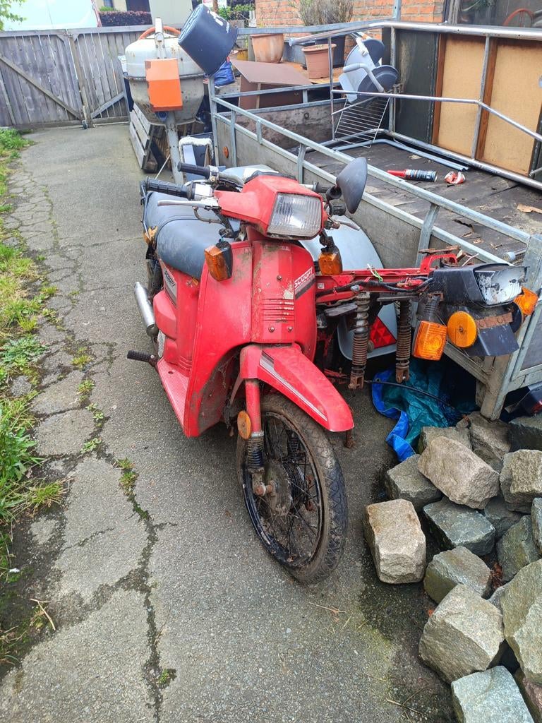 Honda scoopy, Fietsen en Brommers, Ophalen