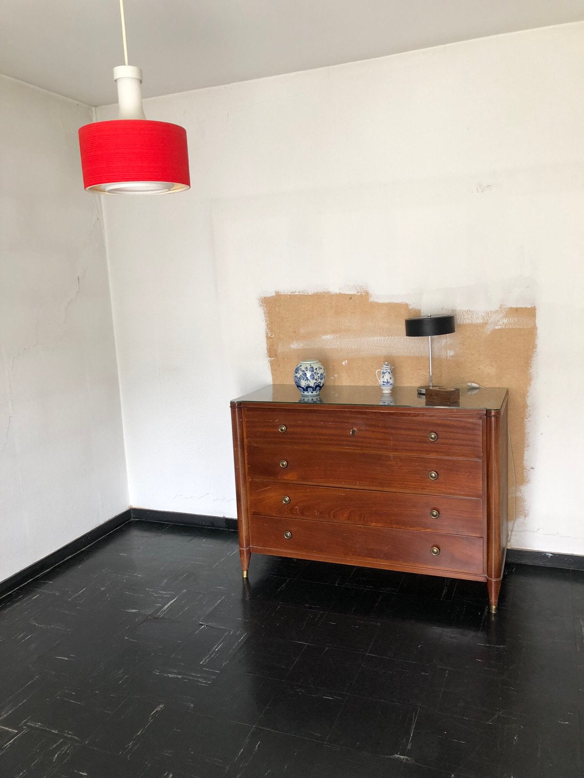 Commode couleur acajou 4 tiroirs, a rajeunir, Enlèvement